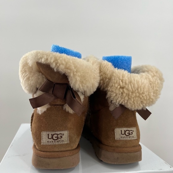 Ugg Bailey Bow Boots Ladies Size 6 - Picture 5 of 7